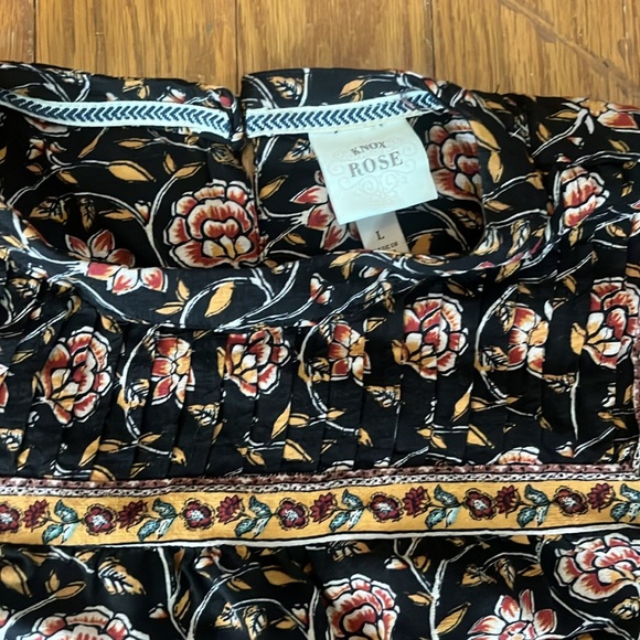 ⚠️ Fall Knox Rose floral top - Picture 3 of 8